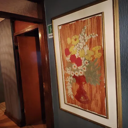 Gloria's Collection - Boutique Apartment *