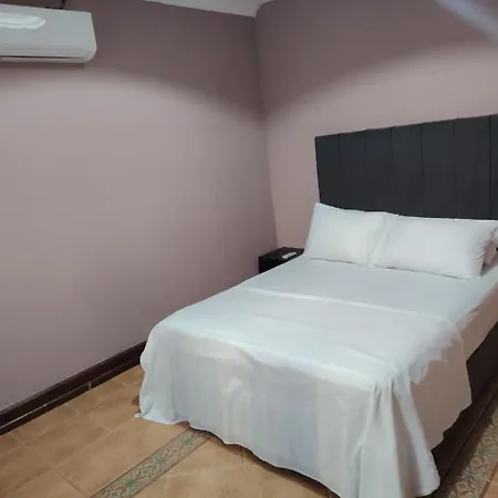 Gloria's Collection - Boutique Apartment